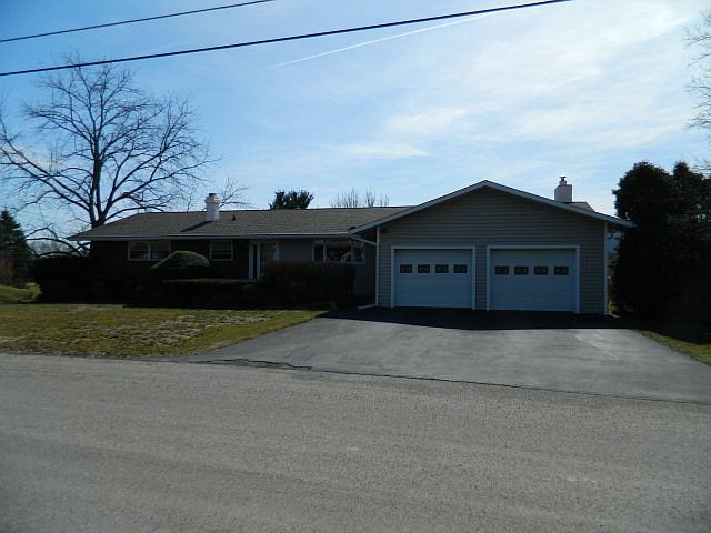 1st image of 135 Bennett Cir