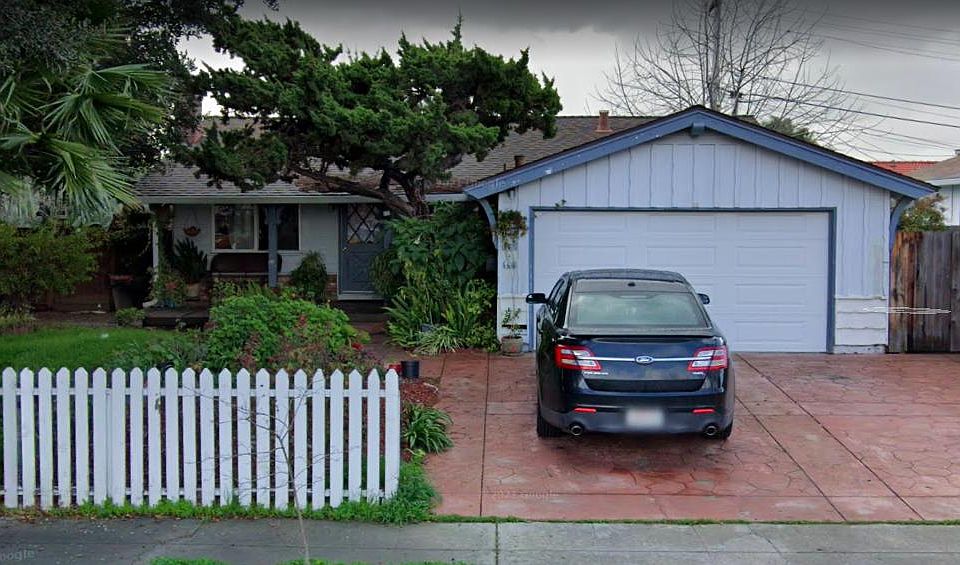 1st image of 1098 Holly Hill Dr