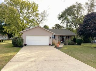 617 S Gregory Ln, Otterbein, IN 47970