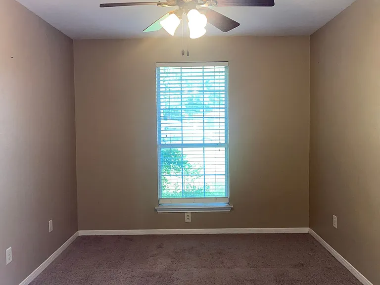 921 Westway Dr — Photo 14
