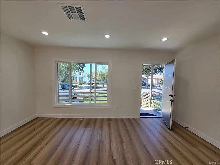 3140 Golden Ave — Photo 4