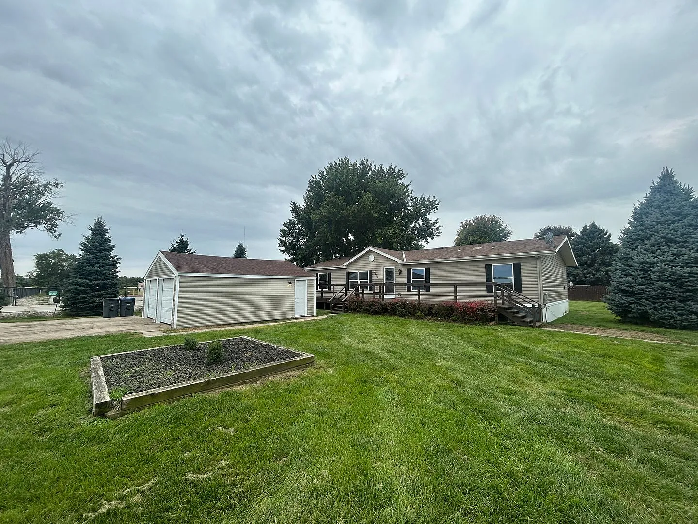3501 Scott Drive — Photo 2