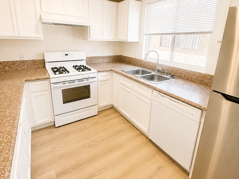 7327 Milwood Ave #105 — Photo 5