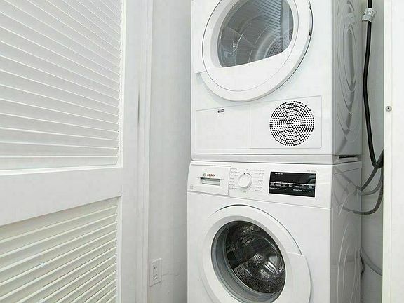 5th image of 42 W 33rd St APT 23A