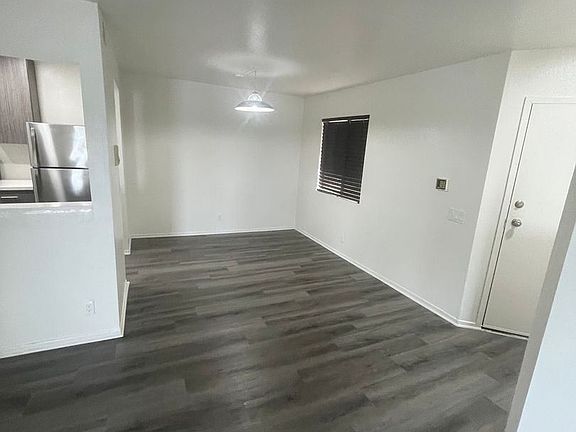 3rd image of 20615 Vanowen St #202