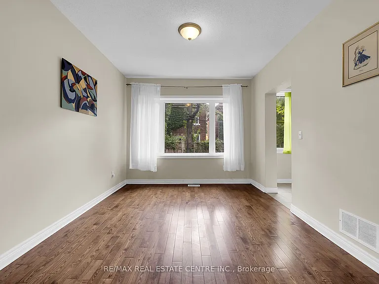 31 Gibson Ave — Photo 12