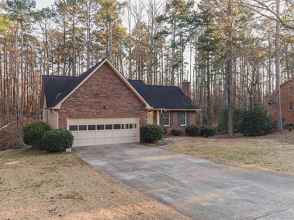 5th image of 165 Joana Dr