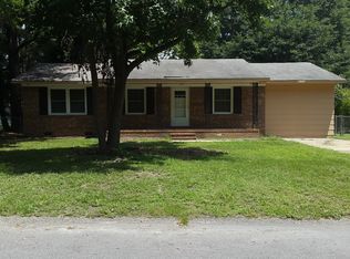 5870 Gladiola Dr, Fayetteville, NC 28306