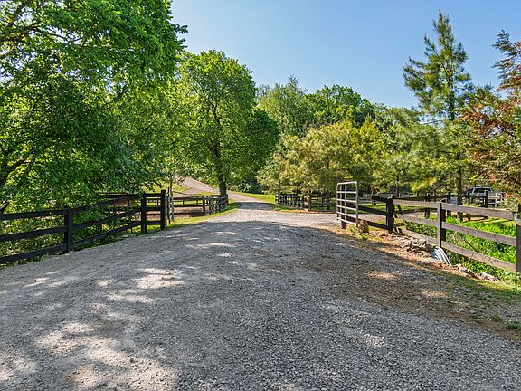 33rd image of 300 Gunter Smith Rd