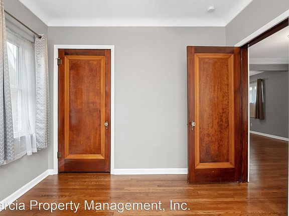 4th image of 3834 Burgen Ave