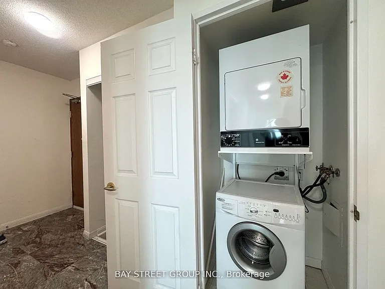 1 Lee Centre Dr #Penthouse 206 — Photo 12