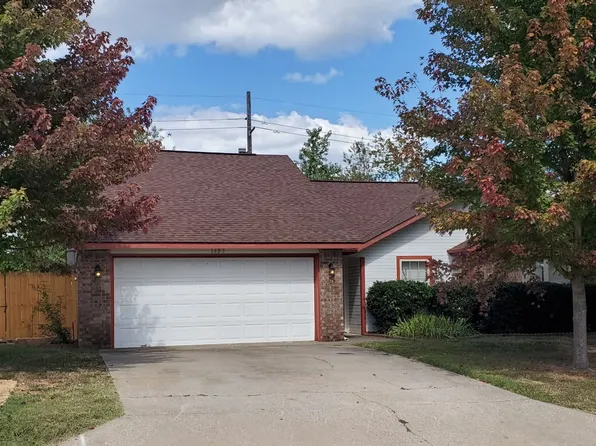 1403 SE 21st St, Bentonville, AR 72712