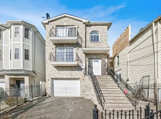 631 Hunterdon St, Newark, NJ 07108