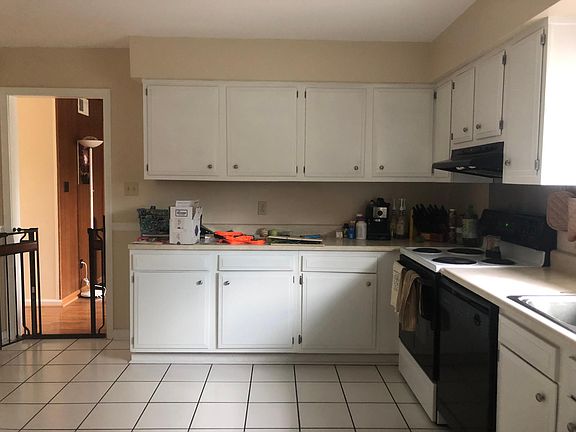 3rd image of 4498 Steeplechase Dr
