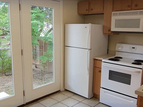 4th image of 122 Andrews St
