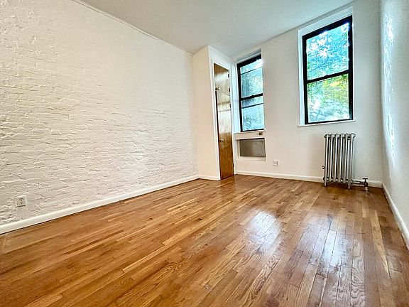 3rd image of 171 Avenue C #1F
