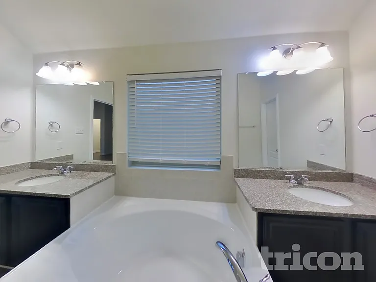 1304 Meridian Dr — Photo 8
