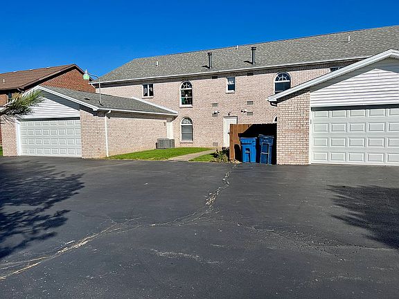 2nd image of 823 Pearson Cir Unit 3