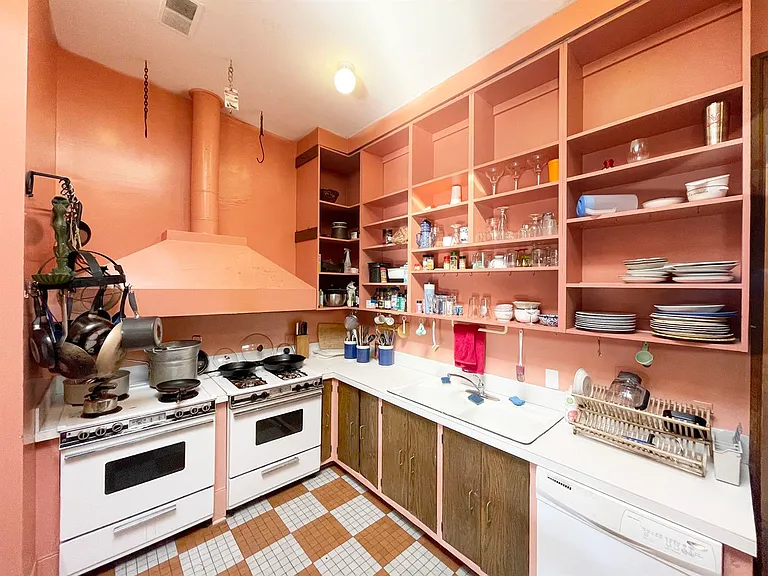 100 W South St #3A3 — Photo 2