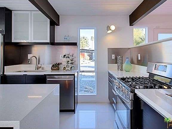 3rd image of 483 N Glen Cir