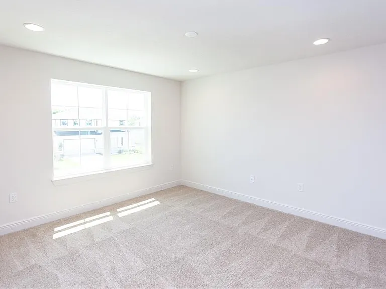 820 Lowood Ct — Photo 24