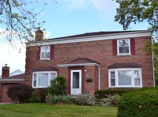 3260 W 98th St, Evergreen Park, IL 60805