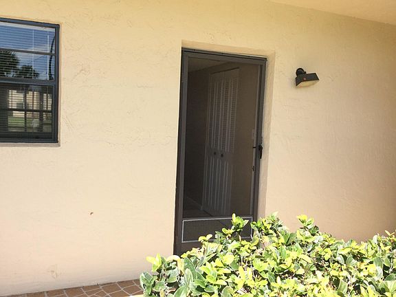 3rd image of 2050 Oleander Avenue Bldg 3 Unit 104
