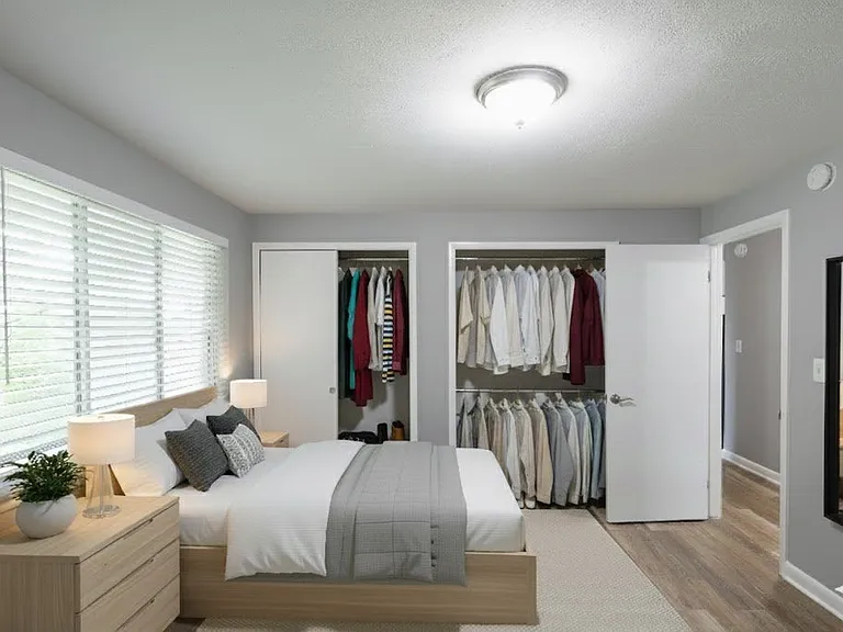 Washington Square Apartments — Photo 16
