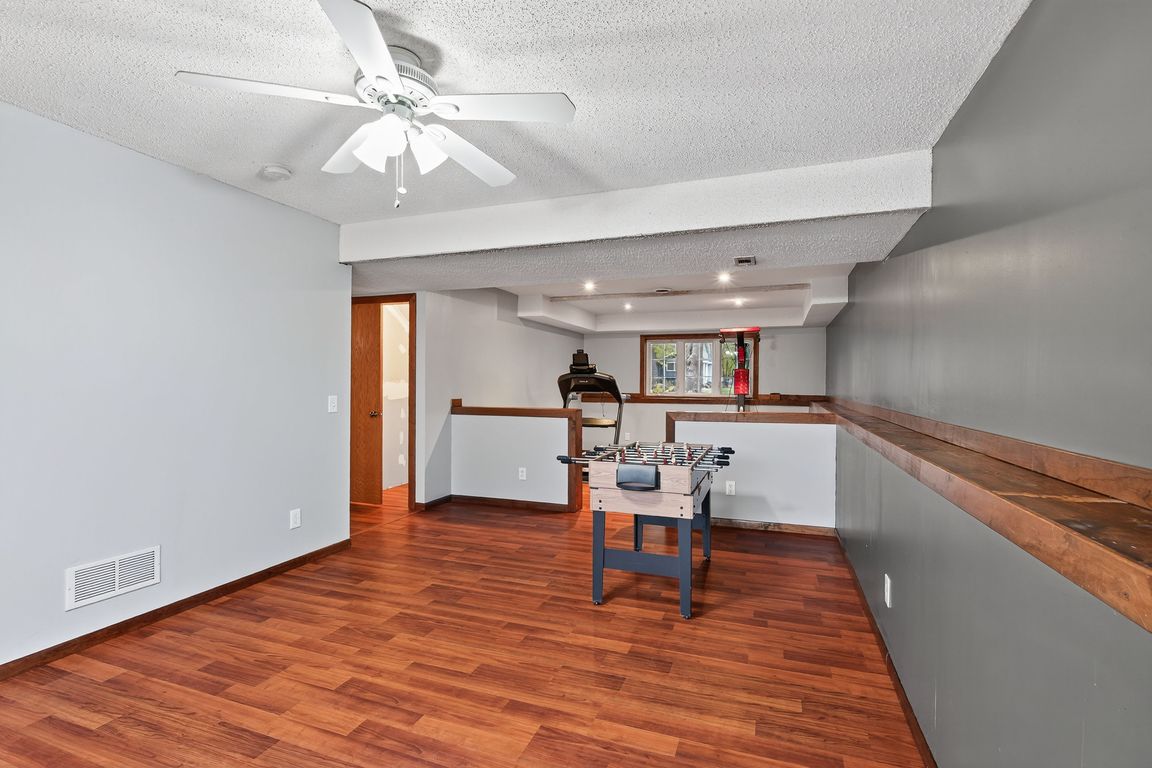 next background image