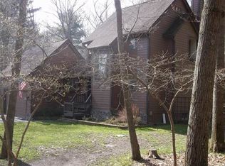 112 Big Pine Rd, Milford, PA 18337