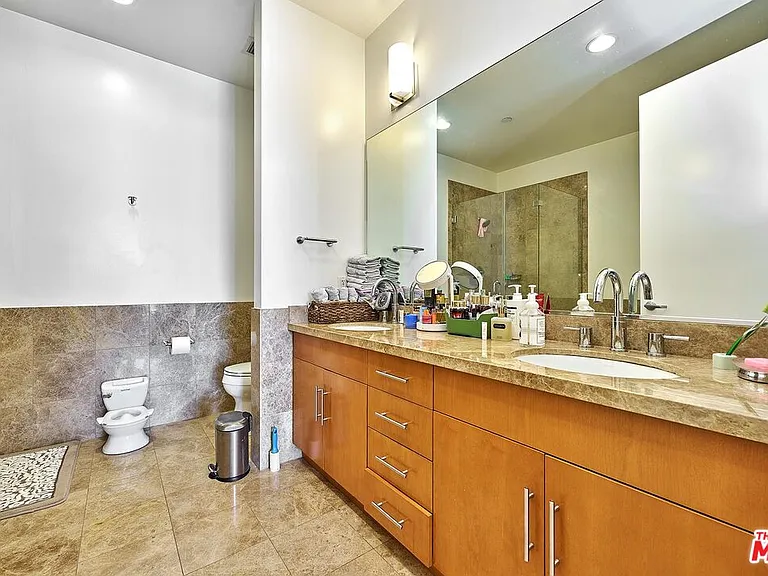3223 W 6th St #405 — Photo 16