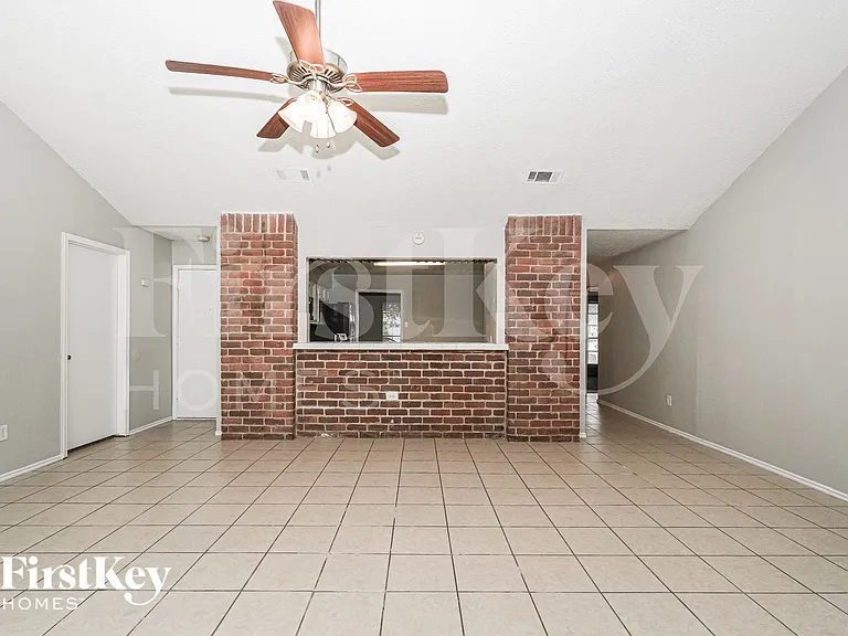 24119 Lone Elm Dr — Photo 2