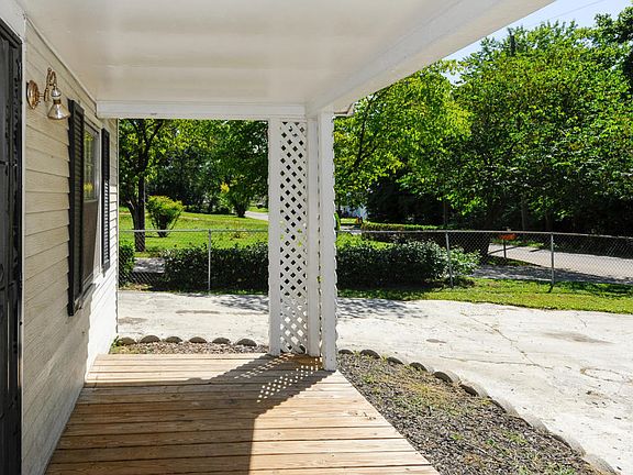2nd image of 2717 Tecoma Dr