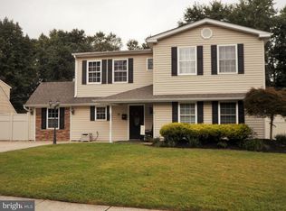 11 Harvest Rd, Levittown, PA 19056