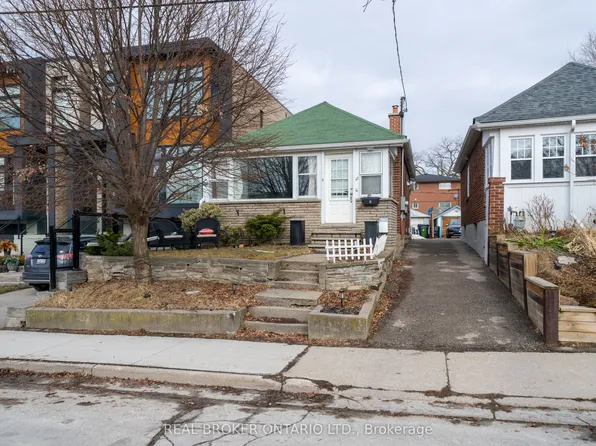 12 Villa Rd #Basement, Toronto, ON M8W 1M5