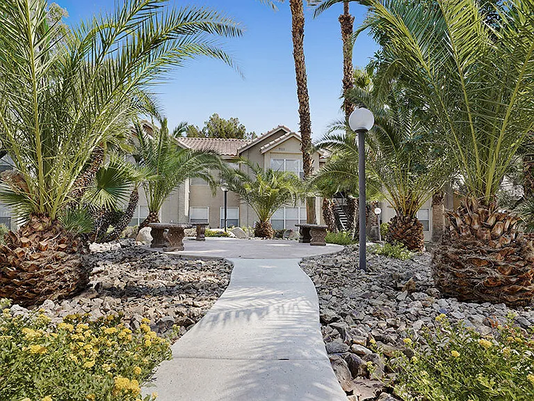 Gloria Park Villas — Photo 36
