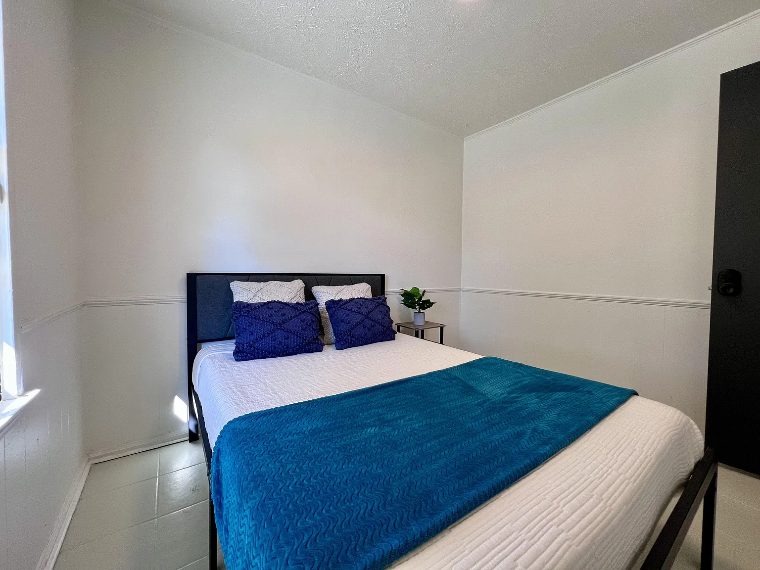 4 bed, 3.0 bath, 1840 sqft, $693 — Photo 3