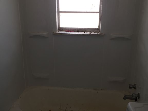 5th image of 5075 Highland Ave