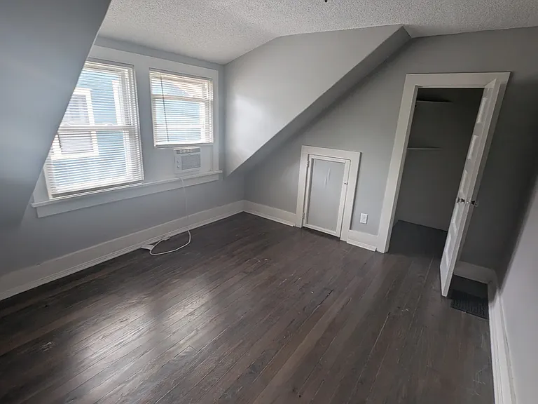 1411 Neosho St — Photo 13