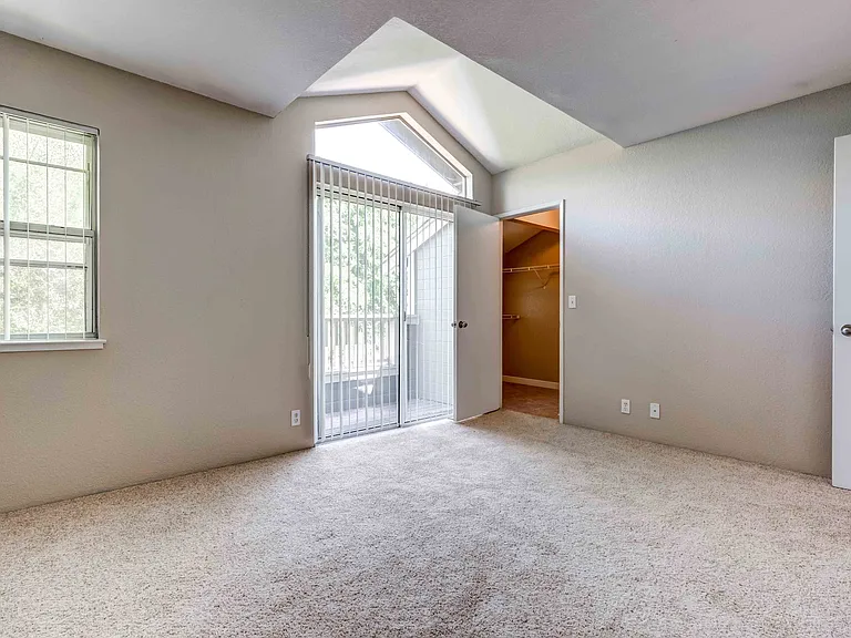 Terra House Apartments — Photo 9
