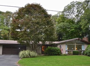 7 Crapo St, Marion, MA 02738