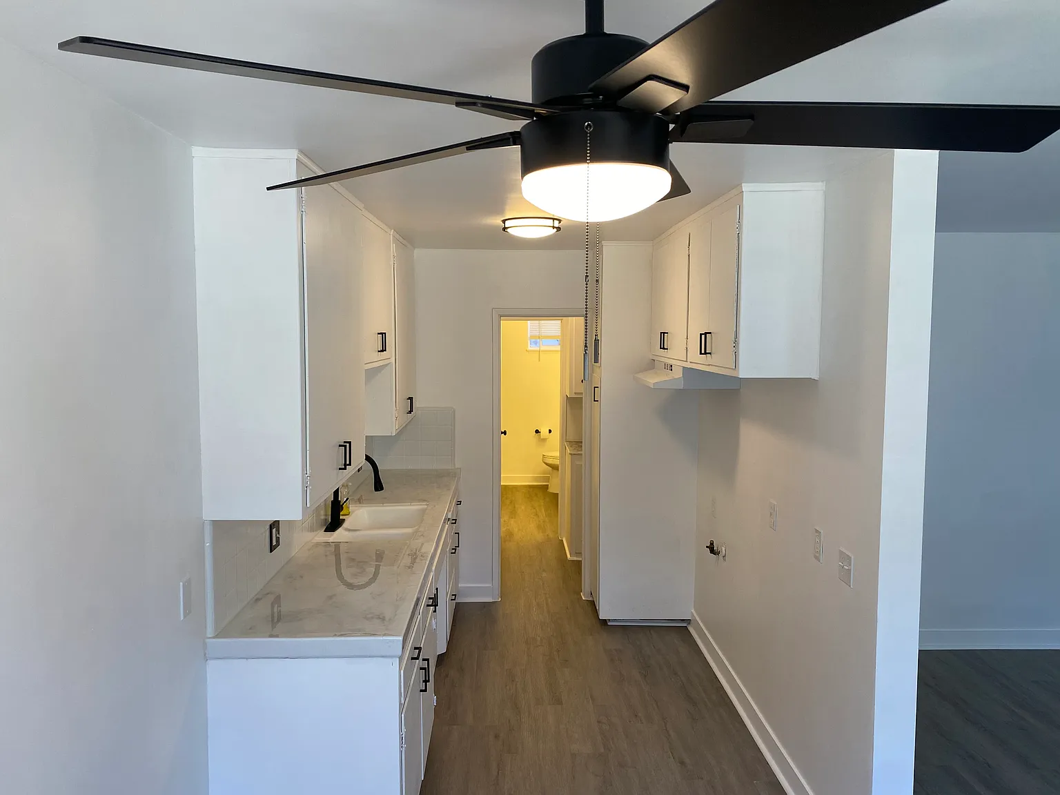 1 bed, 706 sqft, $1,900 — Photo 1