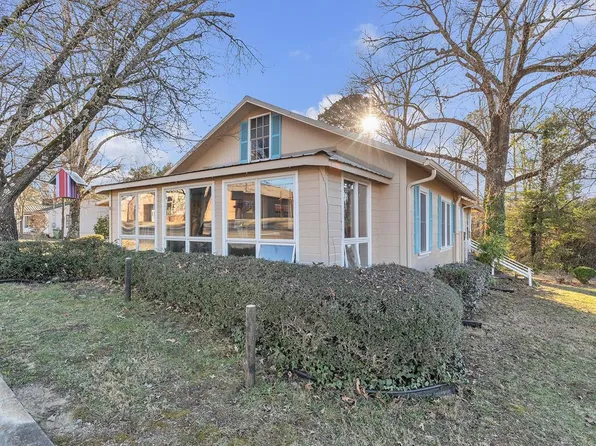 319 N 4th Ave, Chatsworth, GA 30705
