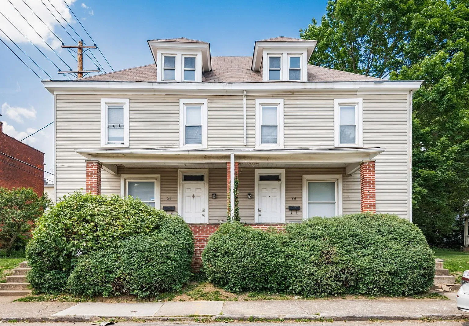 24 E Blake Ave — Photo 1