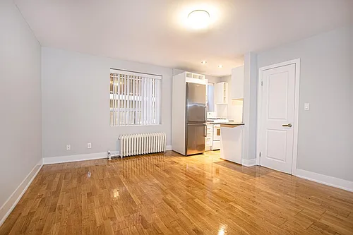 2367 Queen St E #6 Photo 1