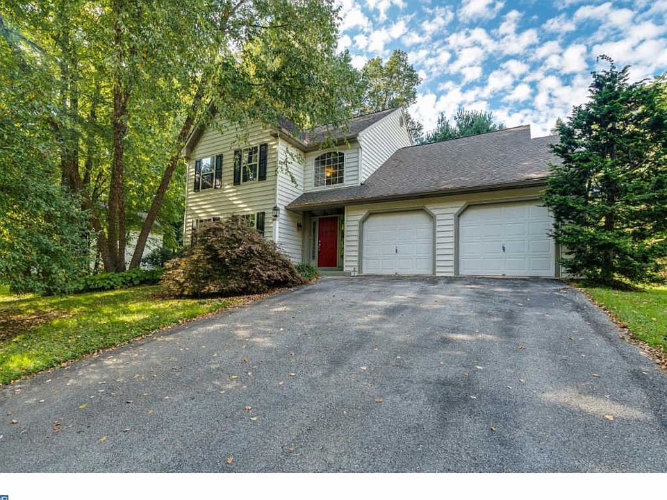 1st image of 334 Hillside Ln