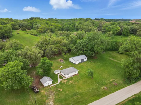29714 190th St, Honey Creek, IA 51542