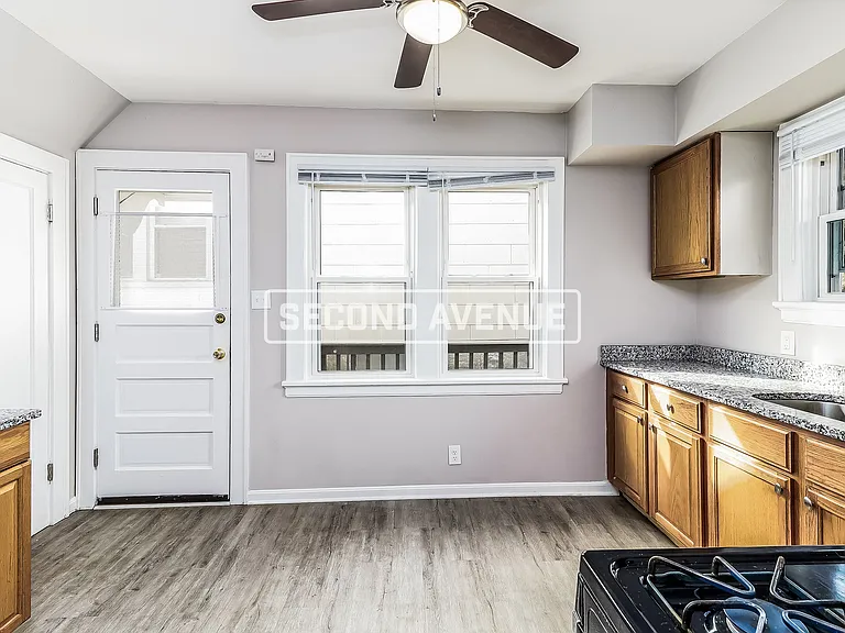 3157 Sunshine Ave — Photo 2