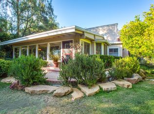 21528 Entrada Rd, Topanga, CA 90290