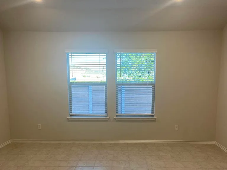 516 Taggart Trl — Photo 9